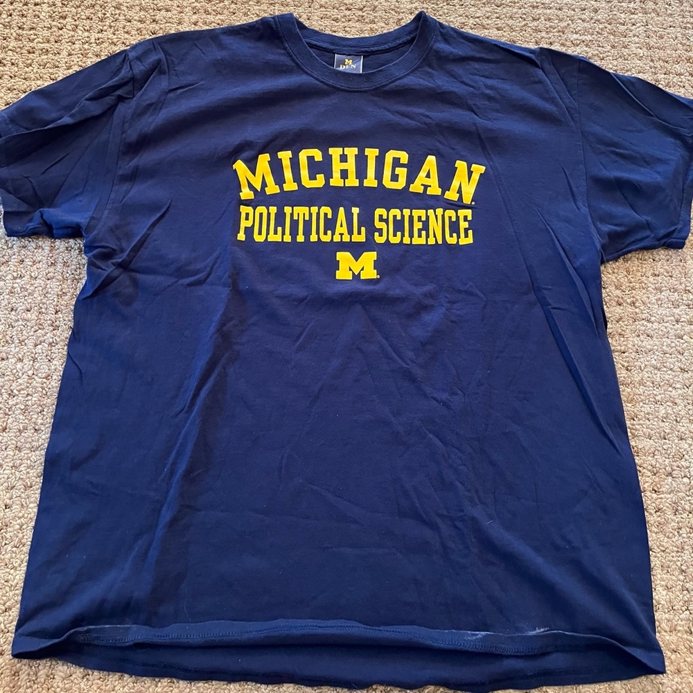 Michigan Political Science tshirt Size XL